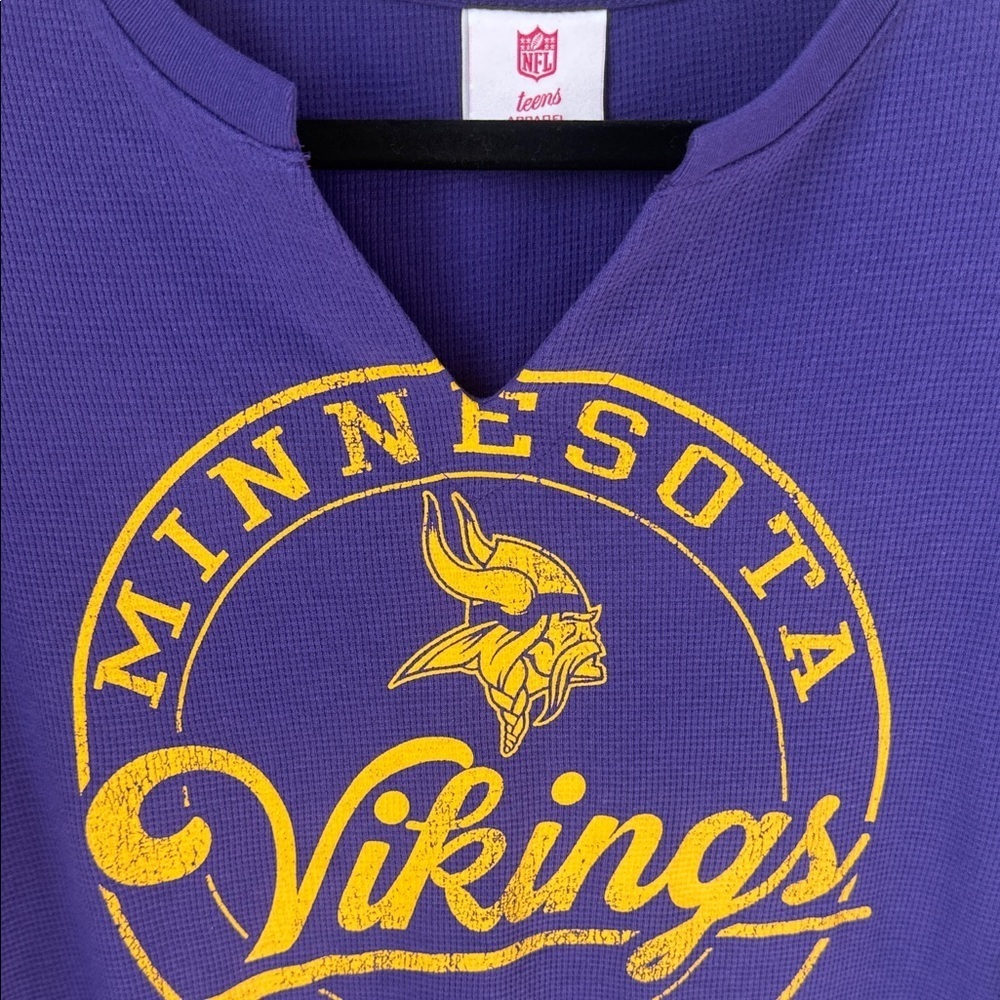 BNWT Minnesota Vikings Purple Long Sleeve Shirt - Picture 2 of 4